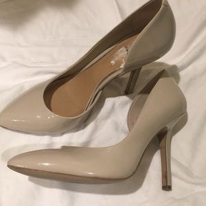 BCBG Nude pumps
